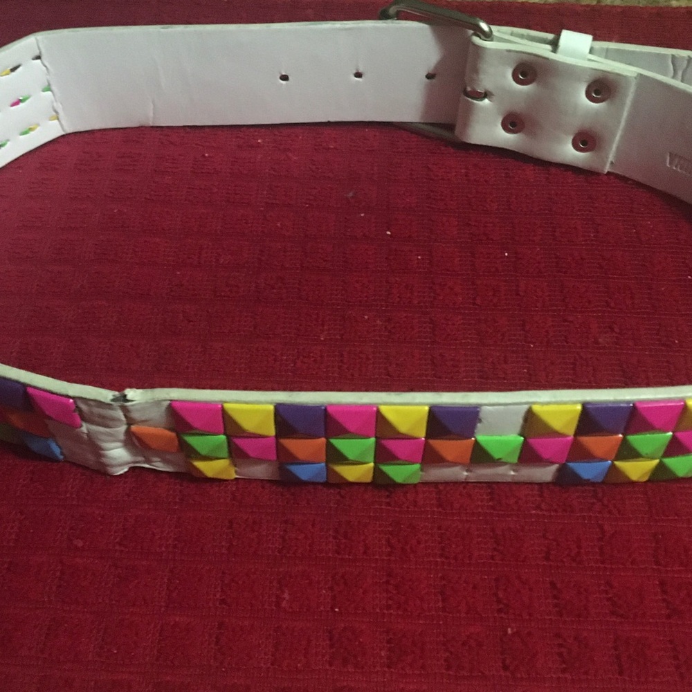 Stylish Teen white belt size S.